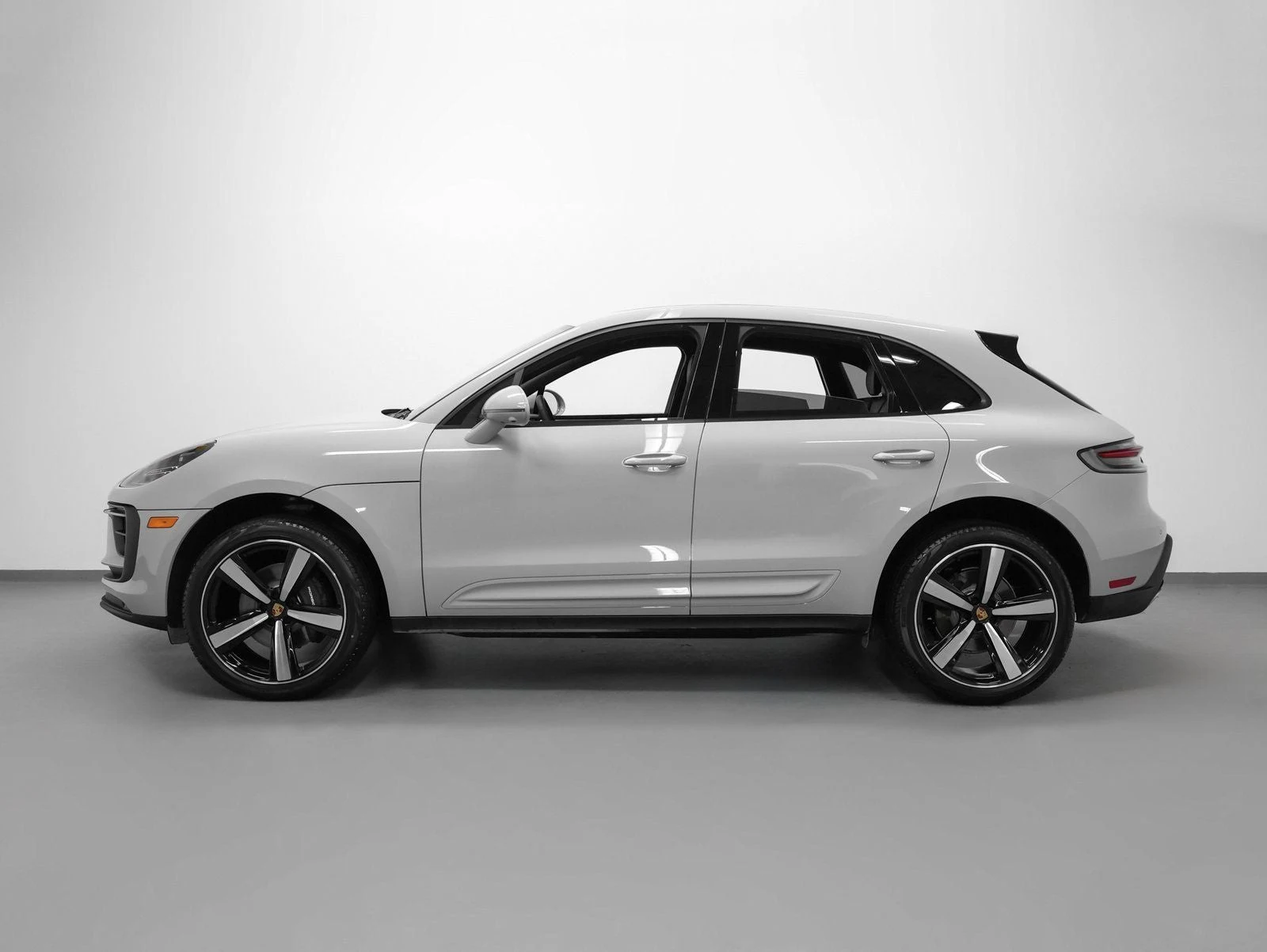 2026 Porsche Macan (95B), 2/20