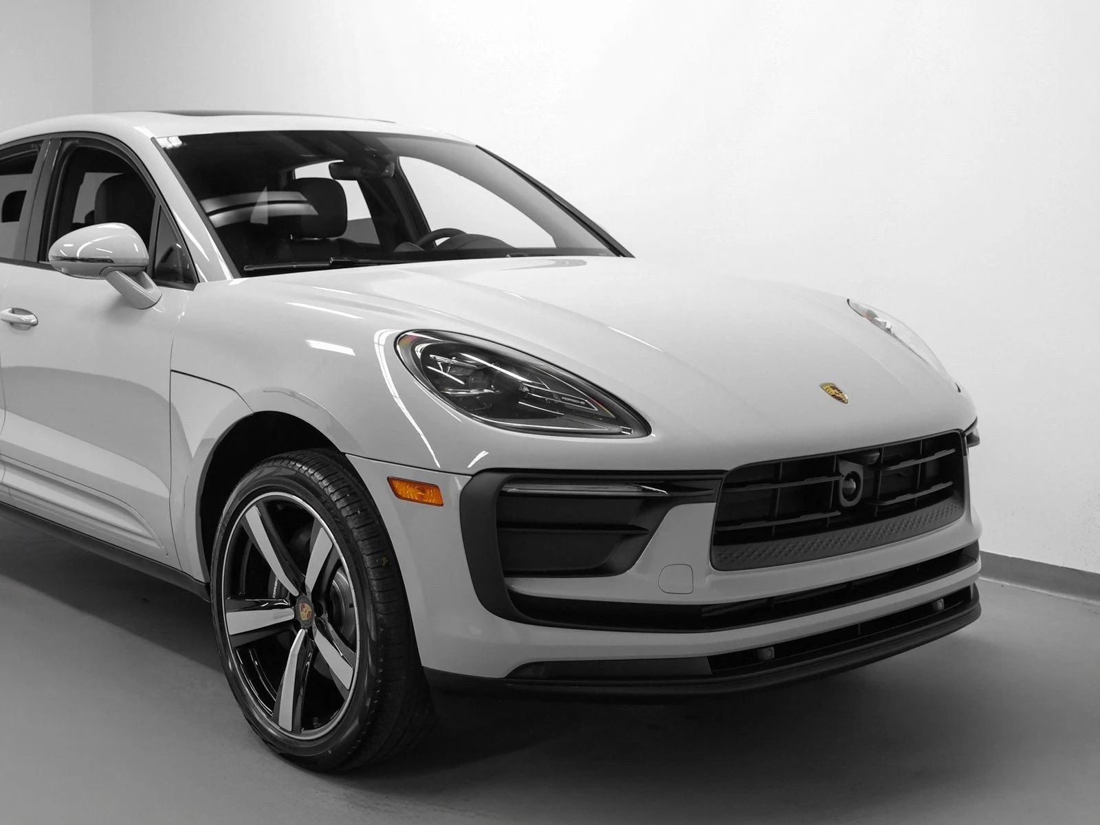 2026 Porsche Macan (95B), 8/20