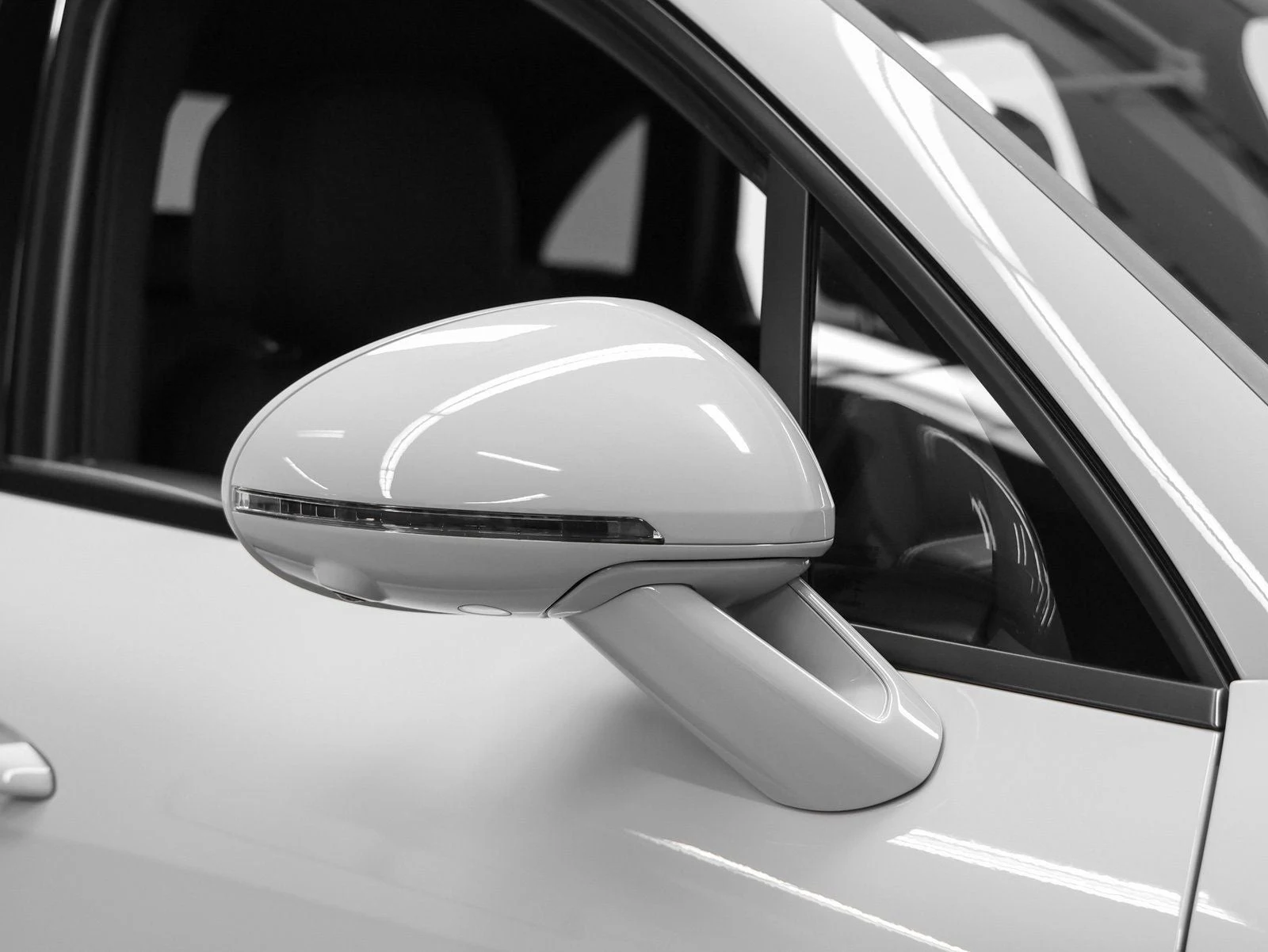 2026 Porsche Macan (95B), 13/20