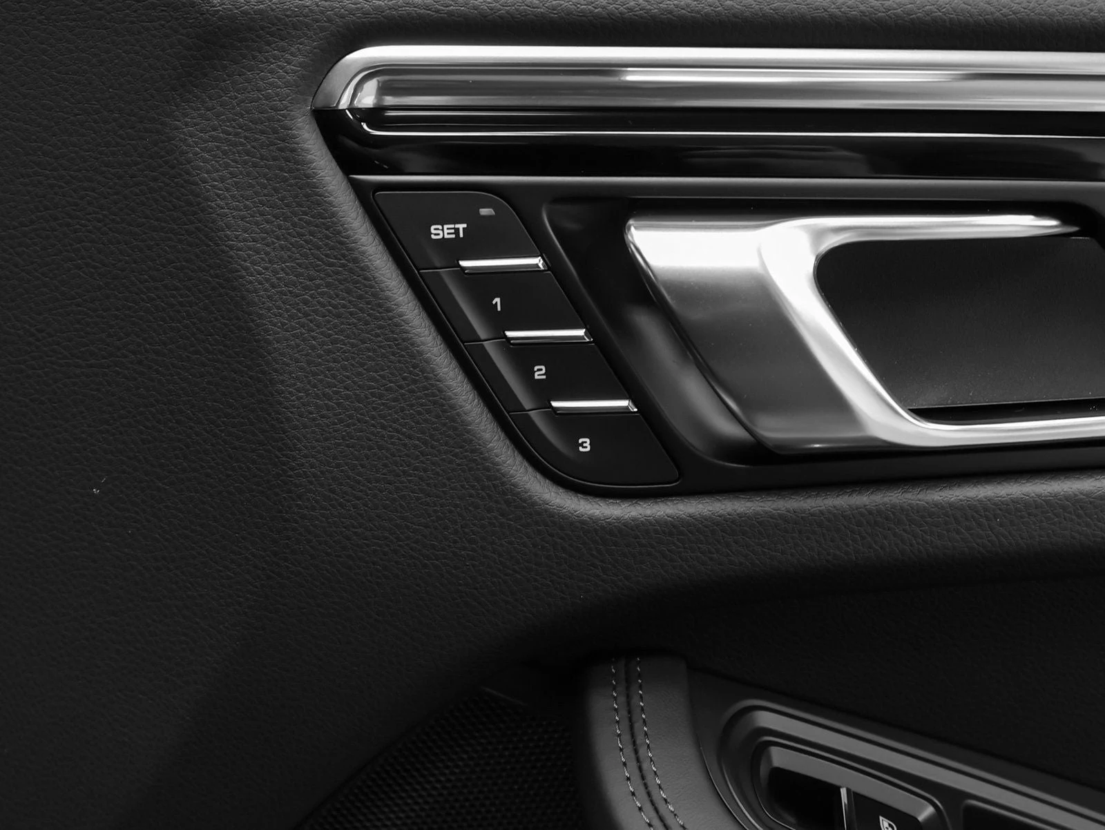 2026 Porsche Macan (95B), 19/20