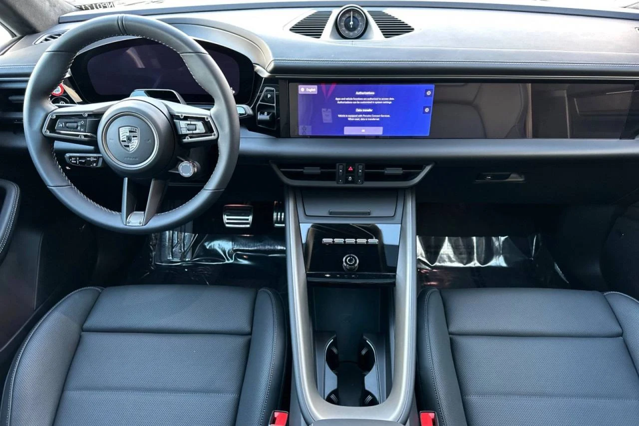2026 Porsche Macan Turbo Electric (XAB), 6/20