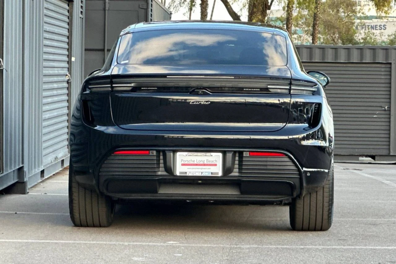 2026 Porsche Macan Turbo Electric (XAB), 7/20