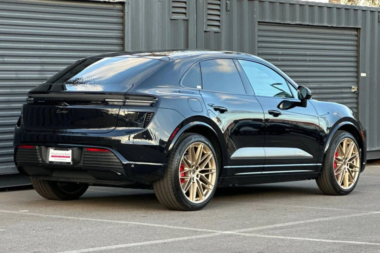 2026 Porsche Macan Turbo Electric (XAB), 8/20