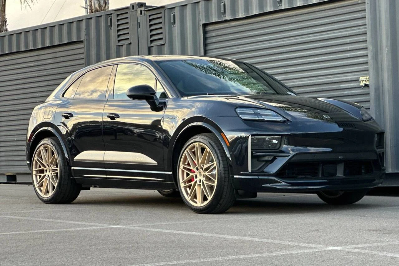 2026 Porsche Macan Turbo Electric (XAB), 10/20