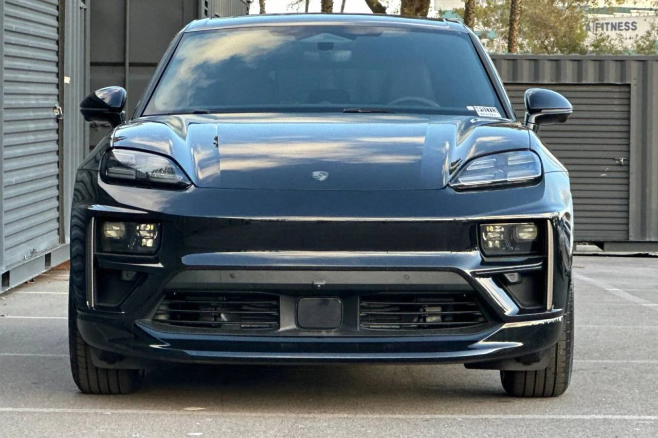 2026 Porsche Macan Turbo Electric (XAB), 11/20