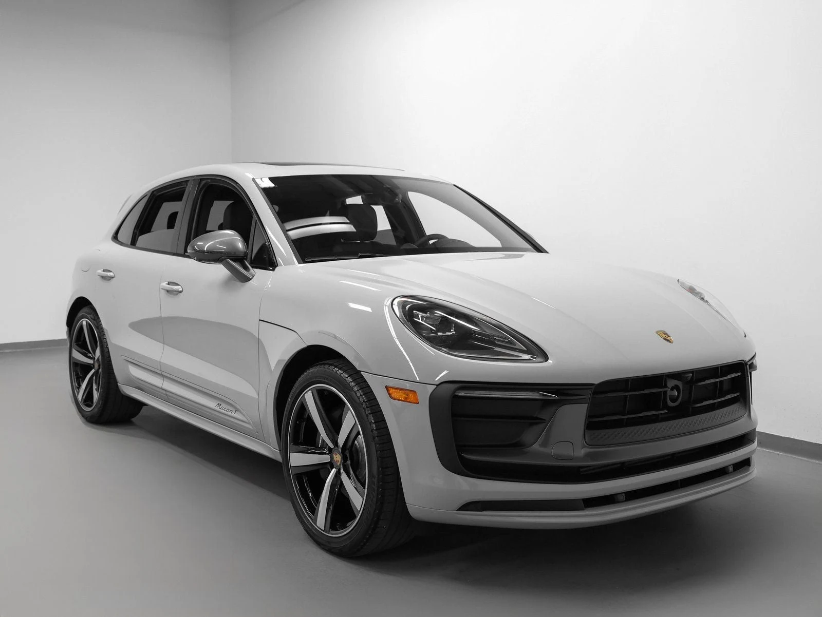 2026 Porsche Macan T (95B), 9/20
