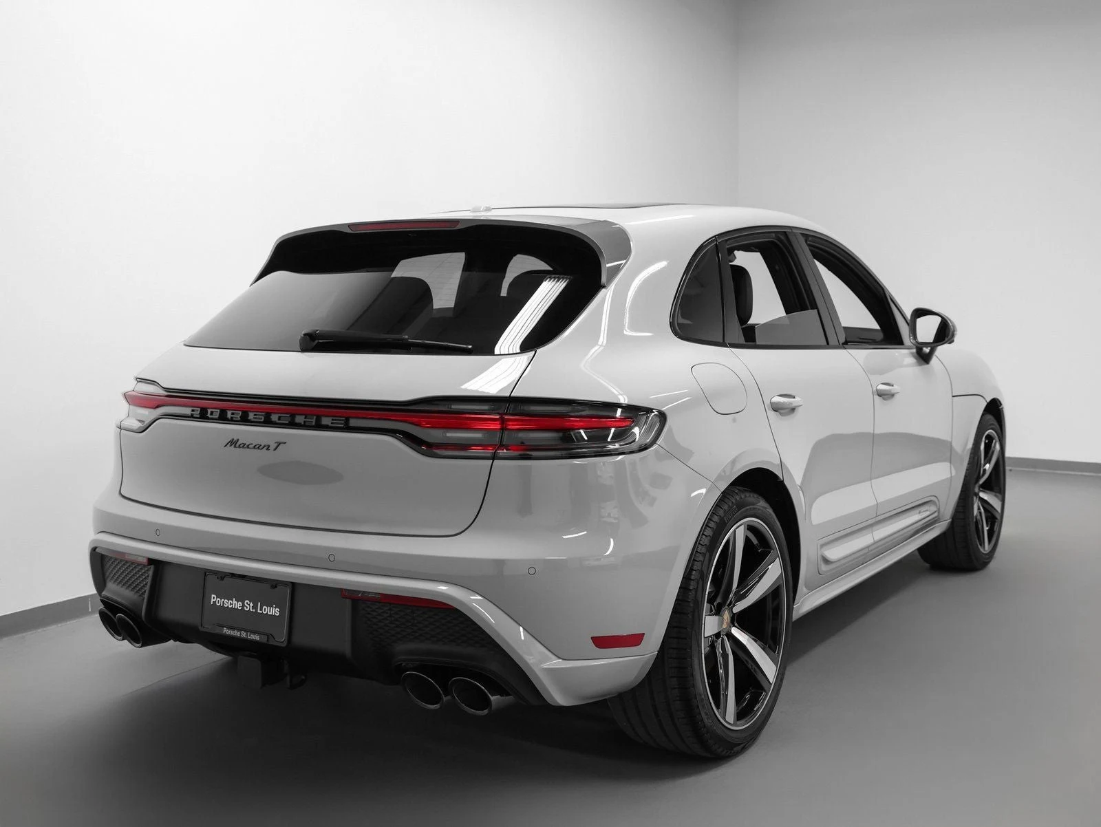 2026 Porsche Macan T (95B), 11/20