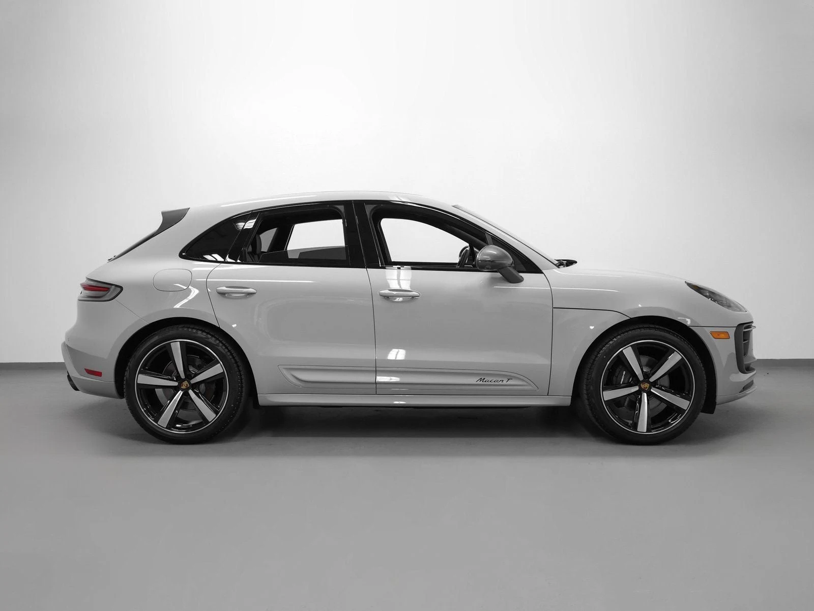 2026 Porsche Macan T (95B), 12/20