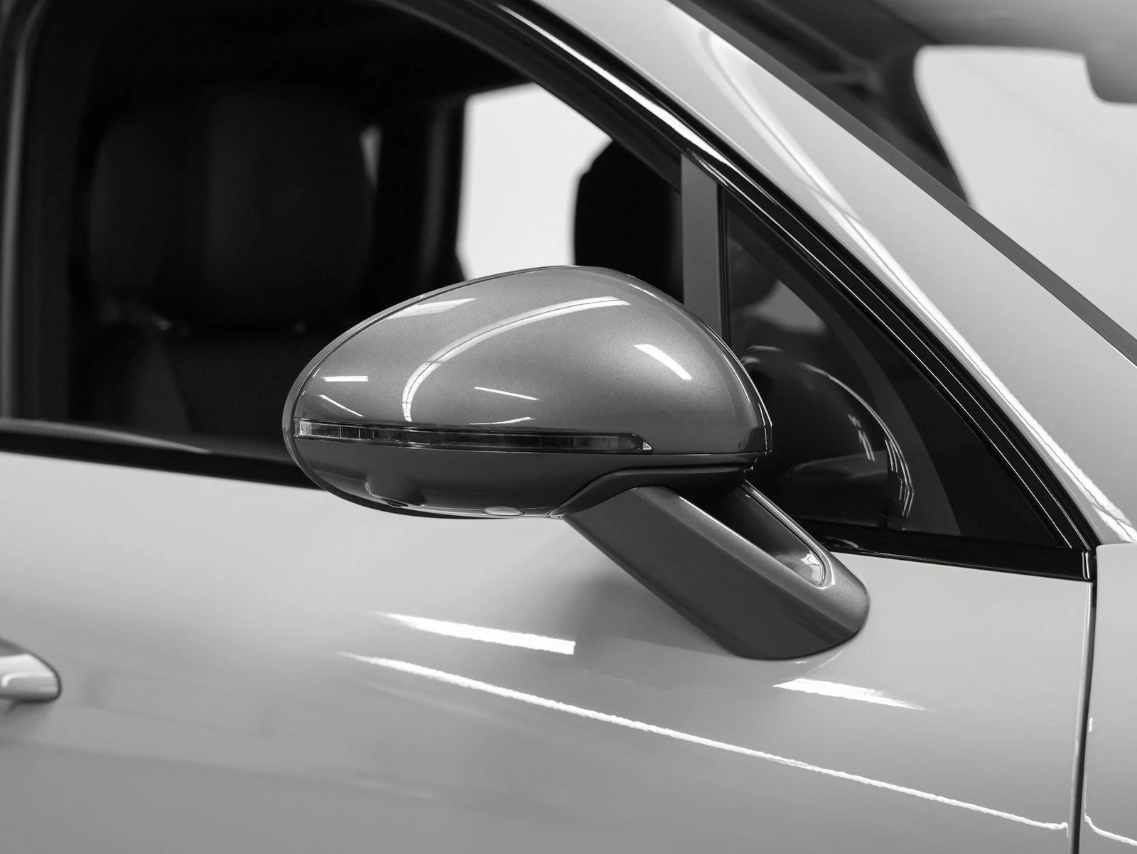 2026 Porsche Macan T (95B), 13/20
