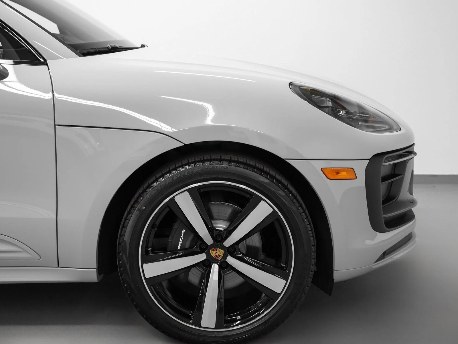 2026 Porsche Macan T (95B), 15/20