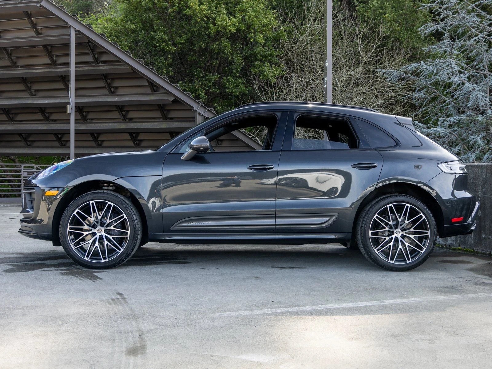 2026 Porsche Macan T (95B), 2/20