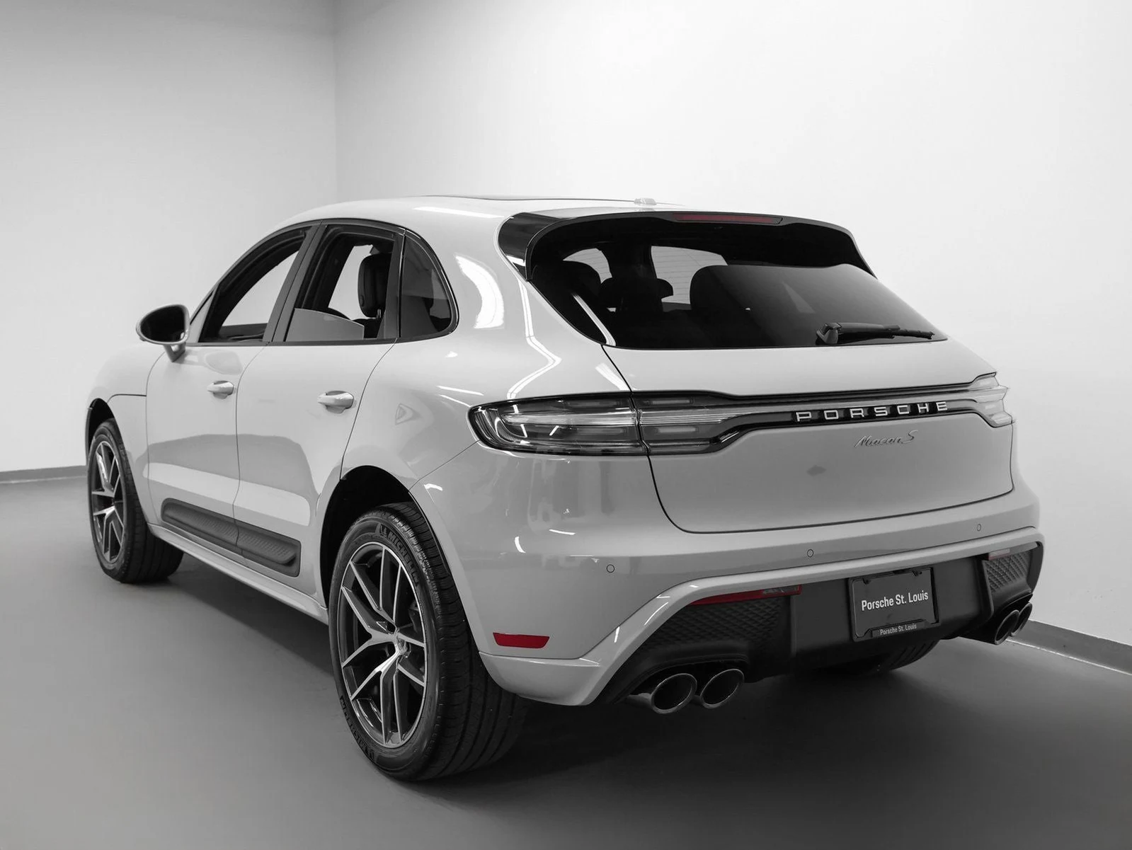 2026 Porsche Macan S (95B), 3/20