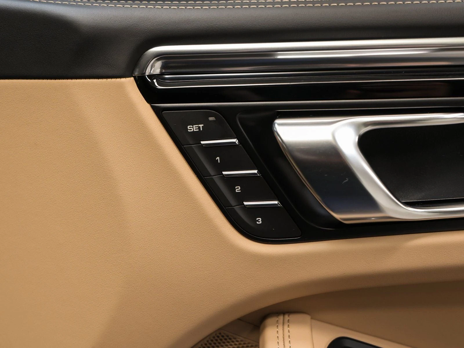 2026 Porsche Macan (95B), 18/20