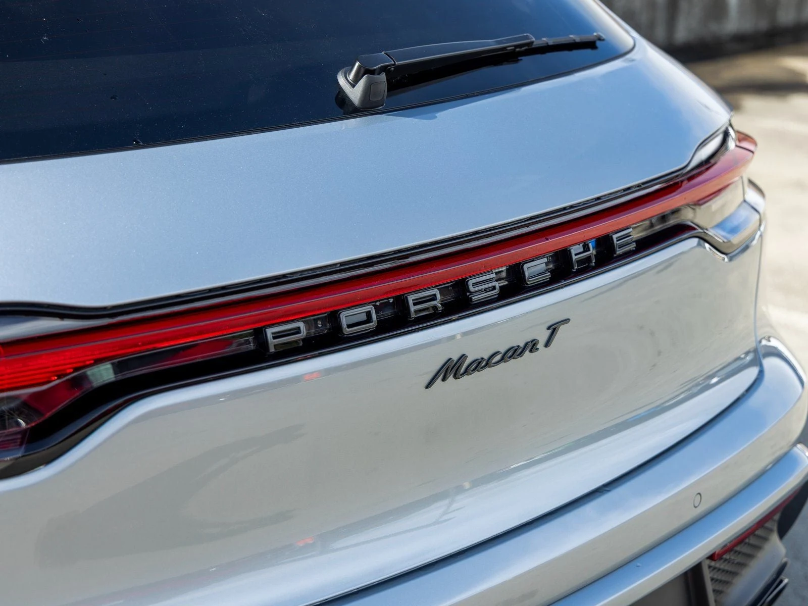 2026 Porsche Macan T (95B), 19/20