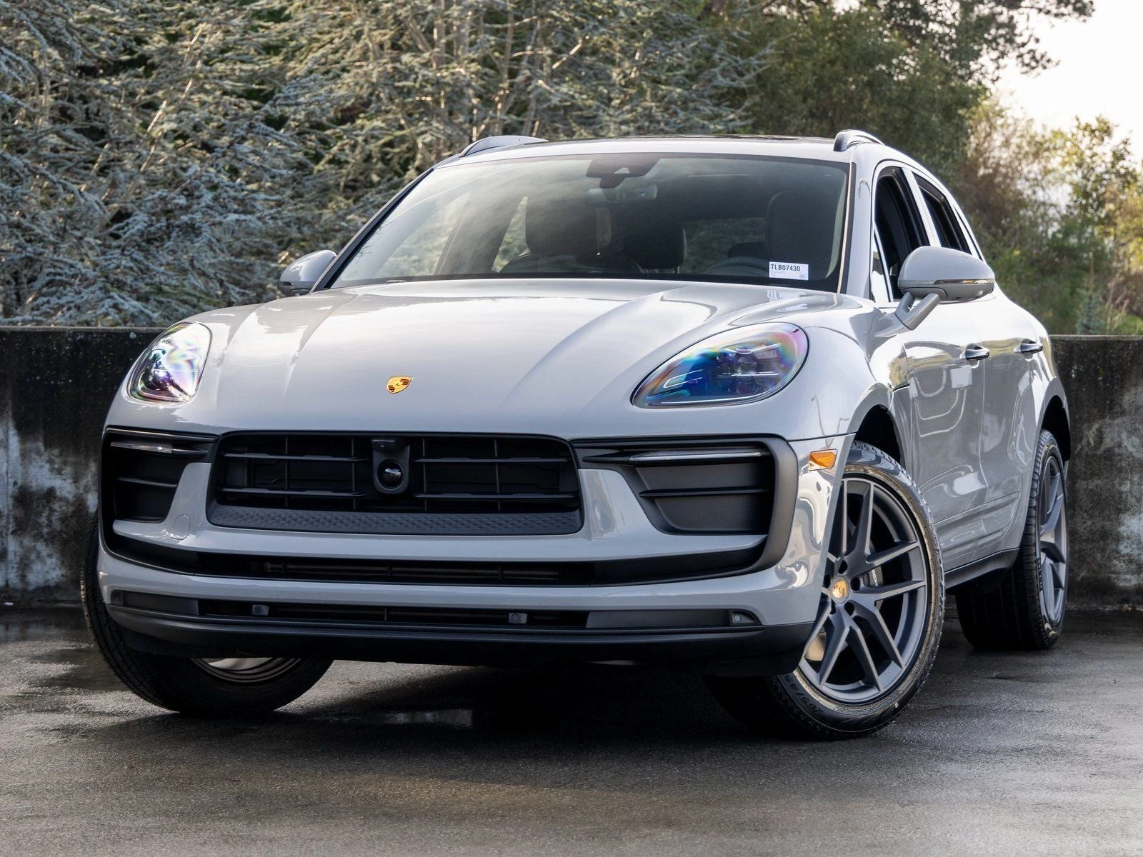 Porsche Macan (95B) · Chalk · Indigo Auto Group