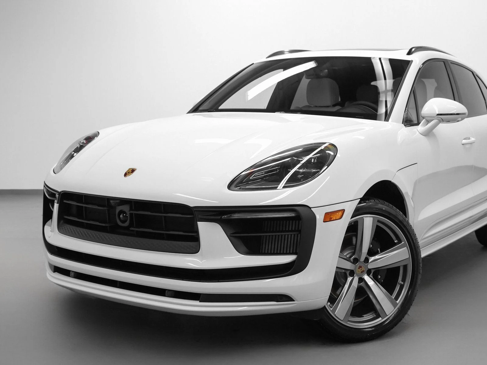 2026 Porsche Macan S (95B), 6/20