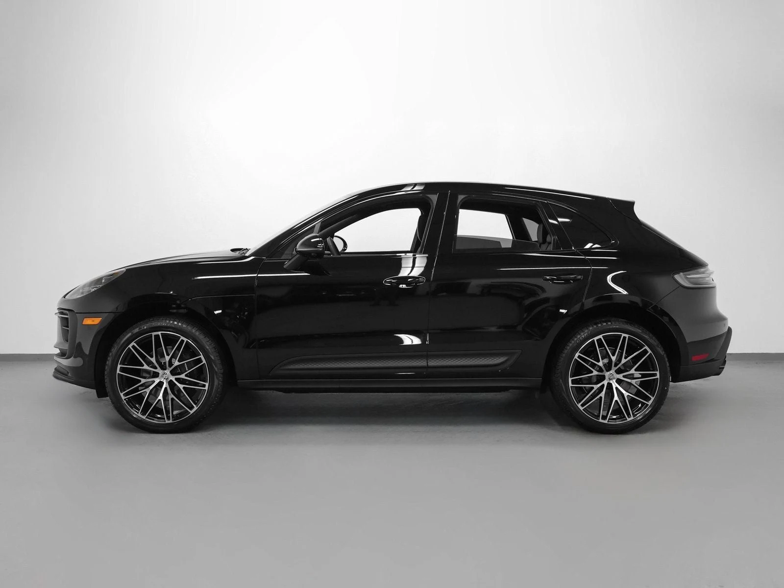 2026 Porsche Macan (95B), 2/20