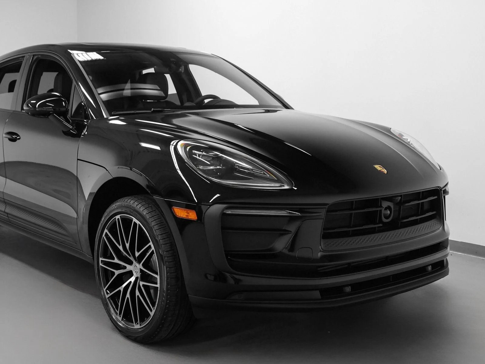 2026 Porsche Macan (95B), 8/20