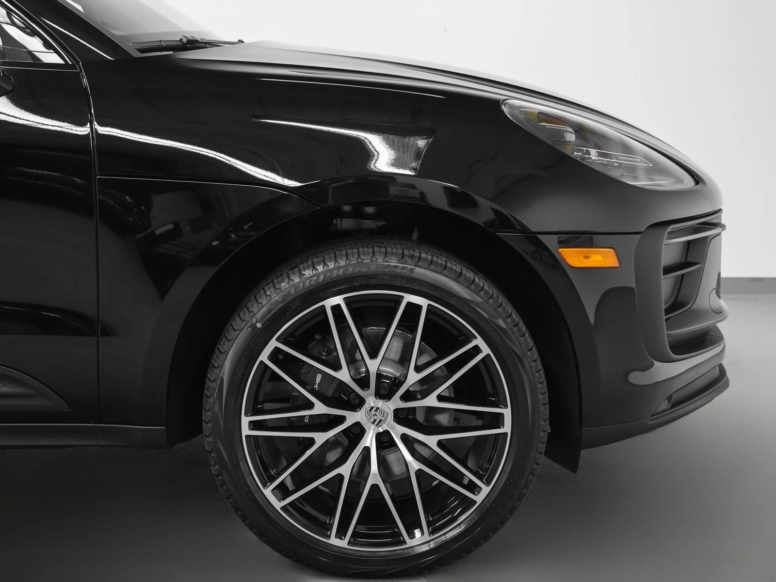 2026 Porsche Macan (95B), 13/20