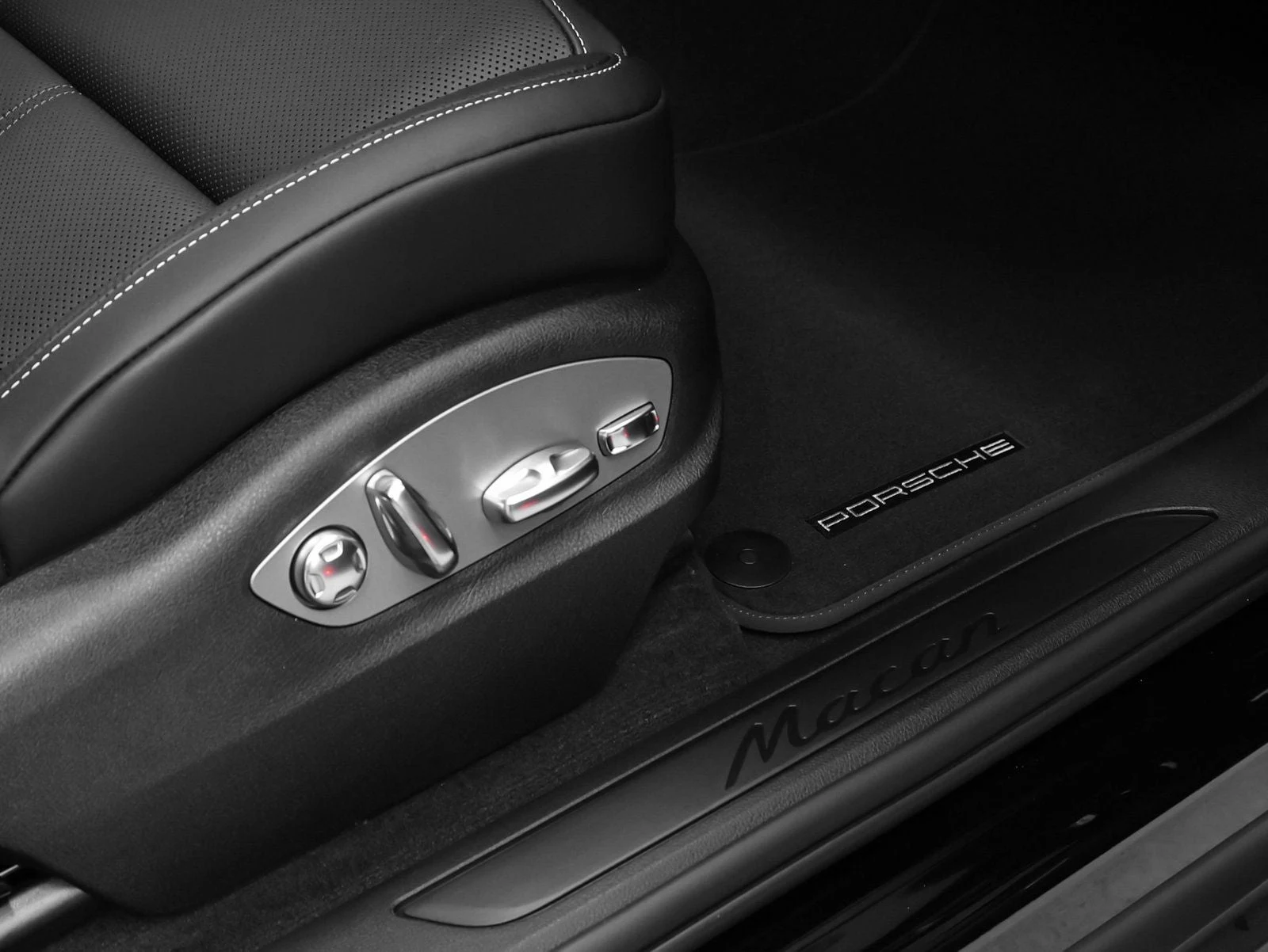 2026 Porsche Macan (95B), 18/20