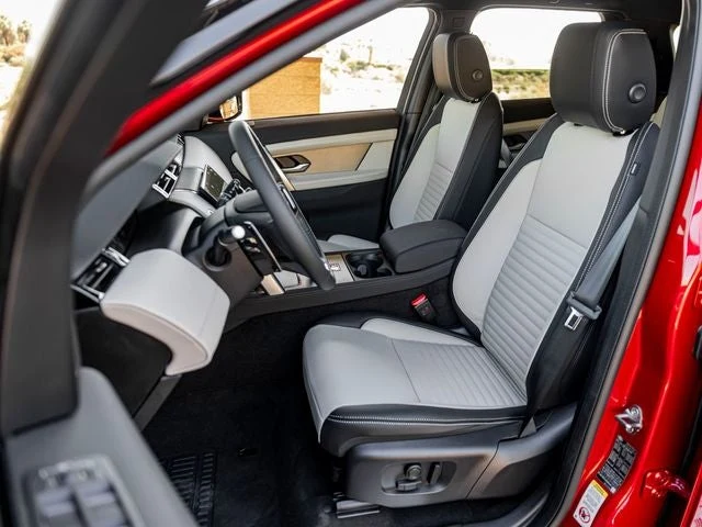 2025 Land Rover Discovery Sport SE (L550), 13/20