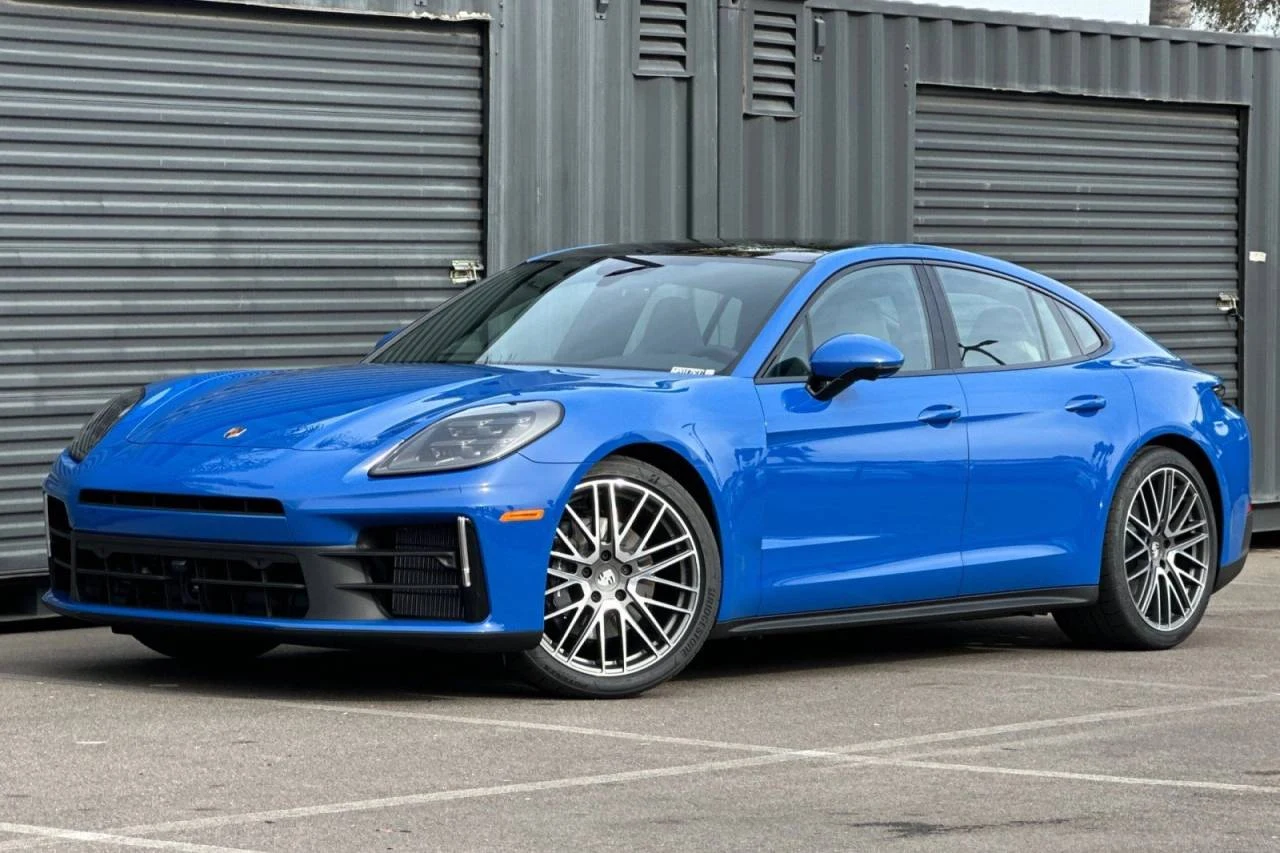 Porsche Panamera 4 (976) · Lugano Blue · Indigo Auto Group