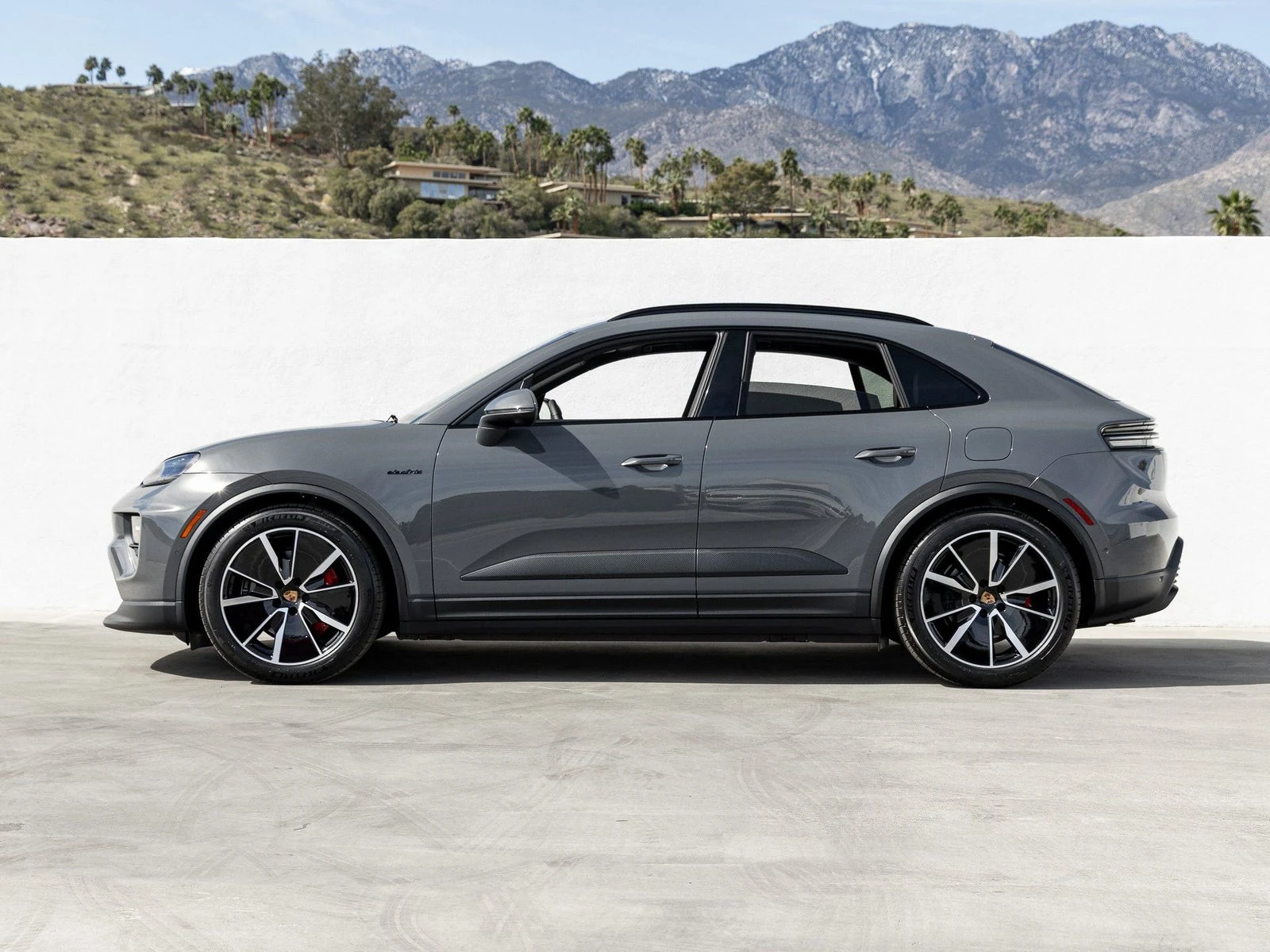 2026 Porsche Macan 4S Electric (XAB), 2/20