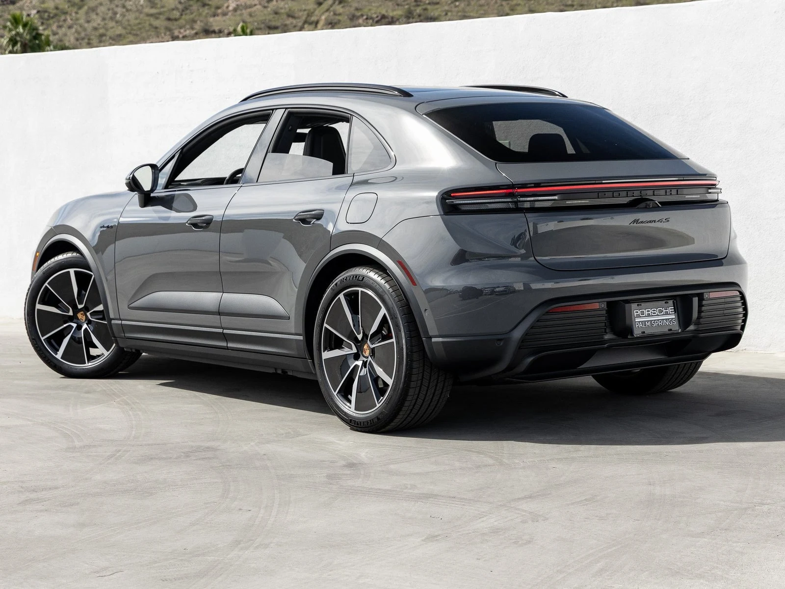 2026 Porsche Macan 4S Electric (XAB), 3/20