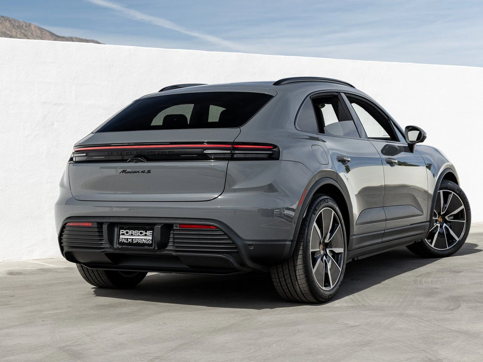 2026 Porsche Macan 4S Electric (XAB), 7/20