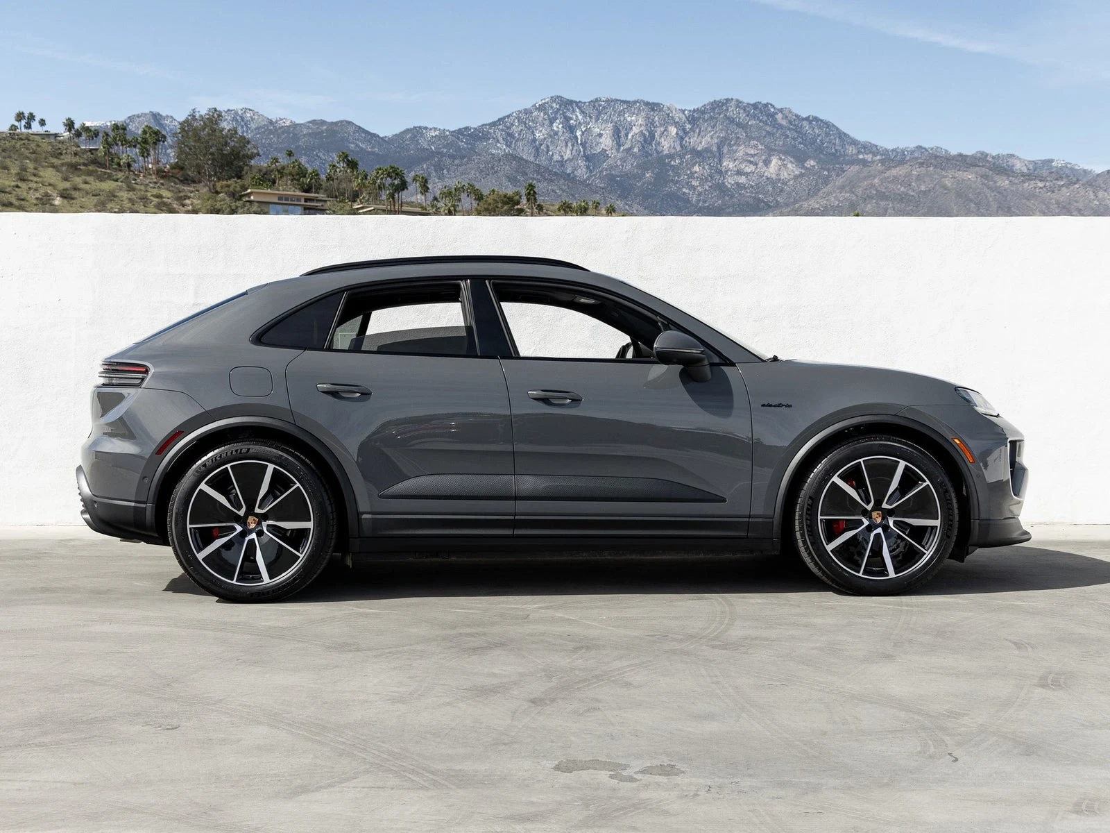 2026 Porsche Macan 4S Electric (XAB), 8/20