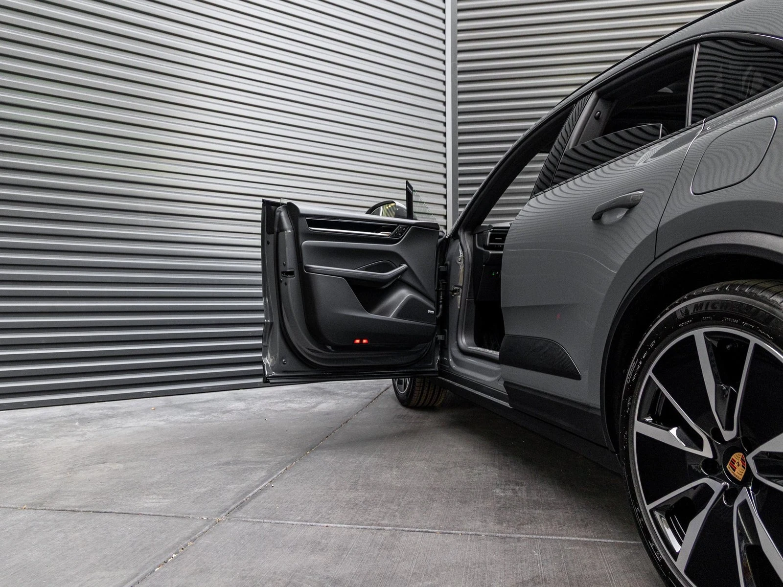 2026 Porsche Macan 4S Electric (XAB), 14/20