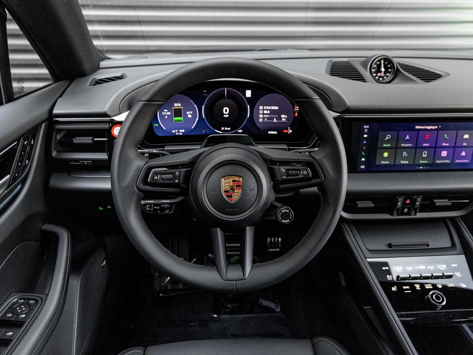 2026 Porsche Macan 4S Electric (XAB), 17/20