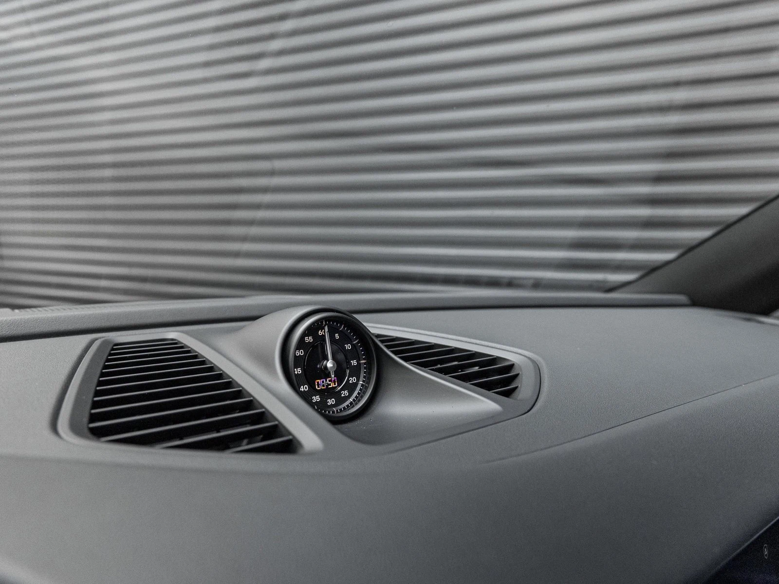 2026 Porsche Macan 4S Electric (XAB), 20/20