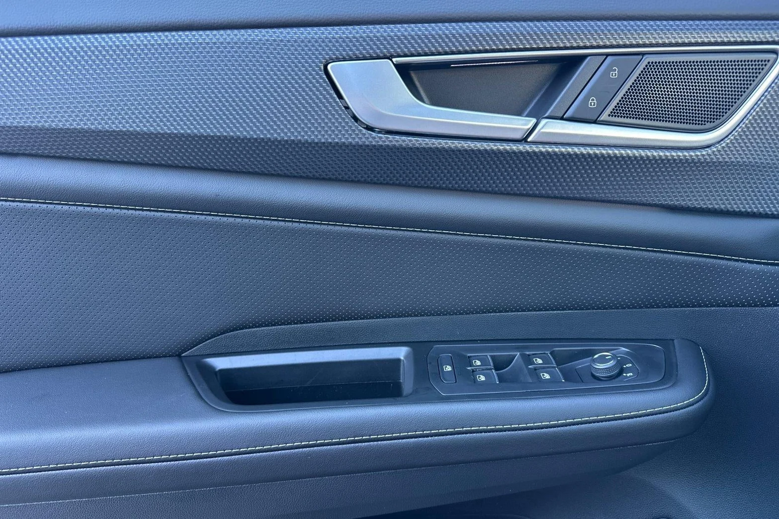2026 Volkswagen Atlas Cross Sport 2.0T SEL (2024 Update), 10/20