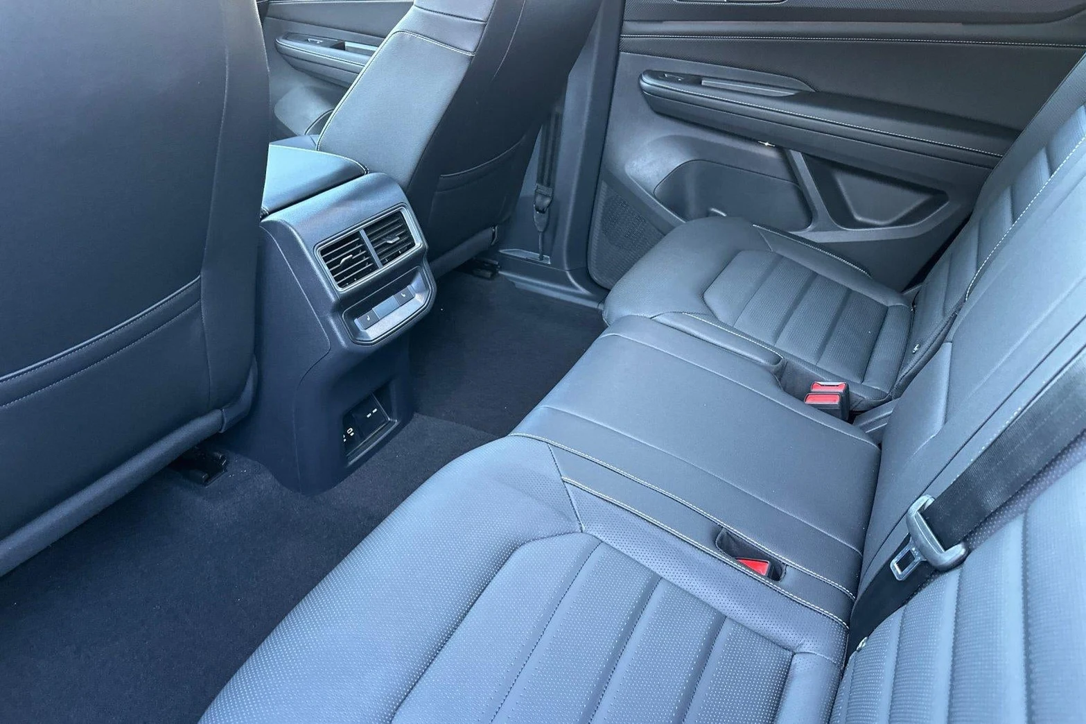 2026 Volkswagen Atlas Cross Sport 2.0T SEL (2024 Update), 11/20