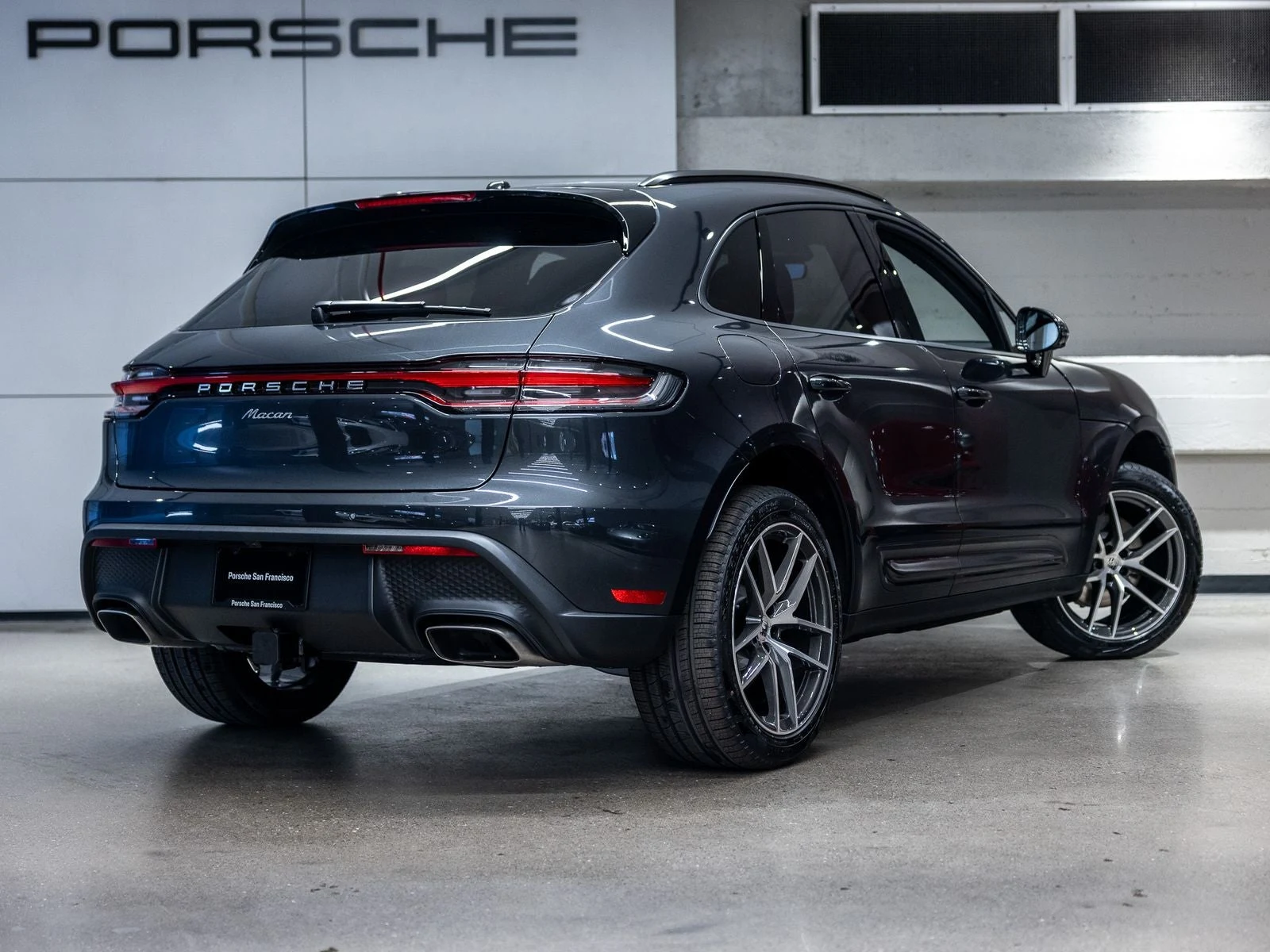 2026 Porsche Macan (95B), 8/20