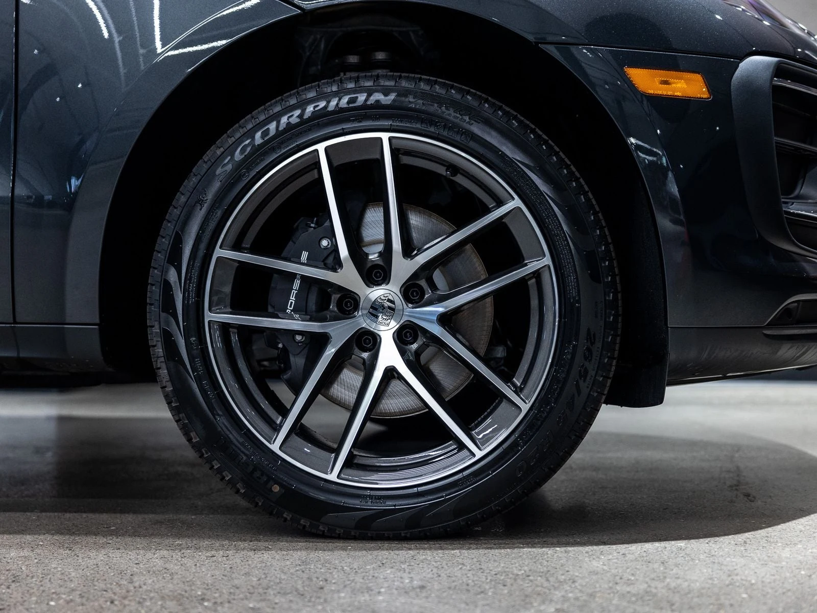 2026 Porsche Macan (95B), 20/20