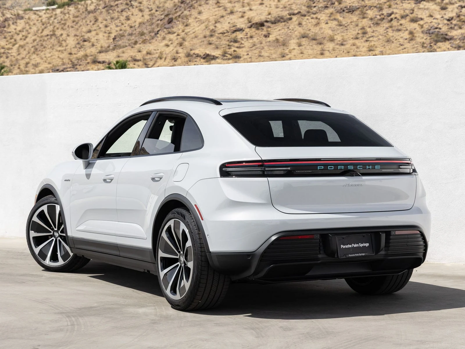 2026 Porsche Macan Electric (XAB), 3/20