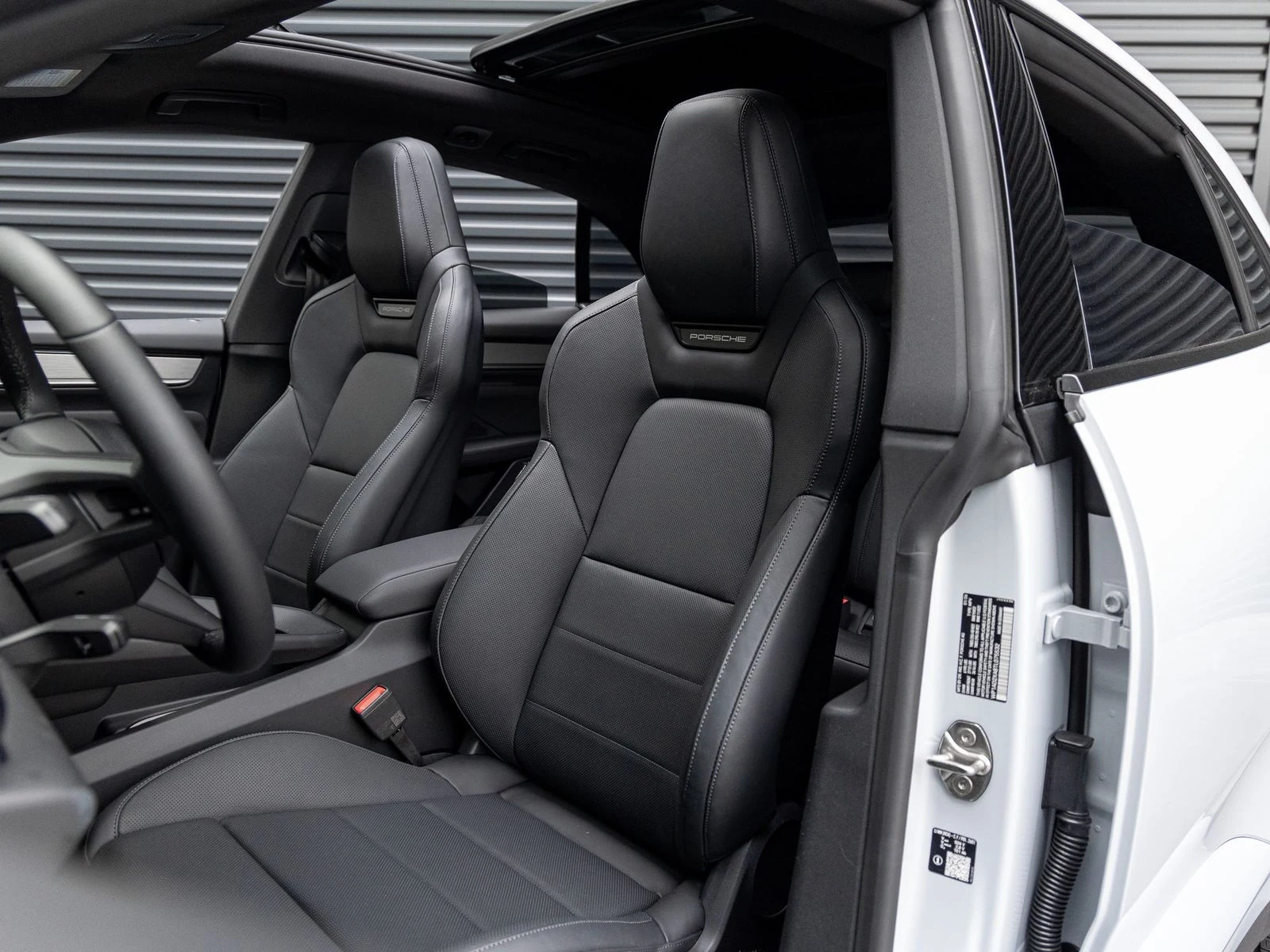 2026 Porsche Macan Electric (XAB), 5/20
