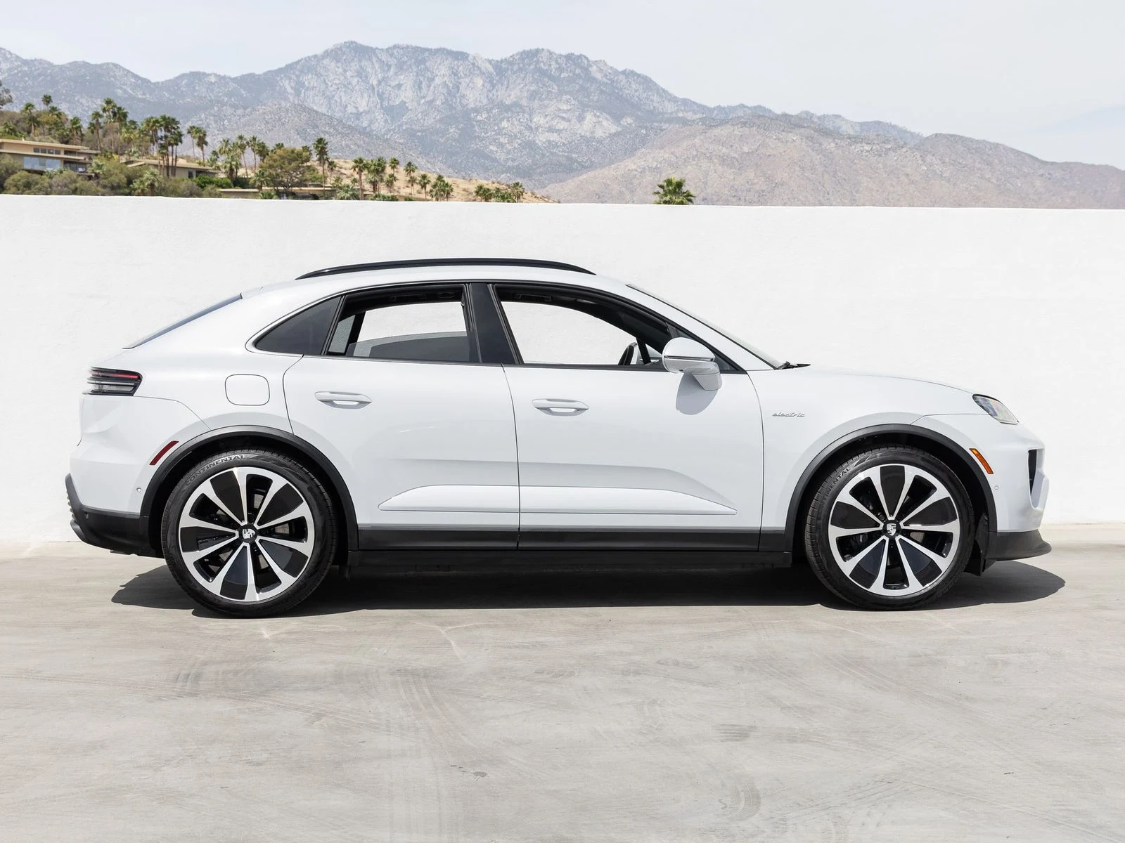 2026 Porsche Macan Electric (XAB), 8/20