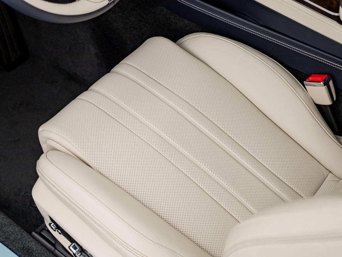 2026 Bentley Continental GTC V8 High Performance Hybrid (4th Generation), 19/20