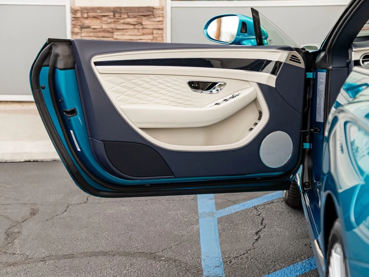 2026 Bentley Continental GTC Azure (4th Generation), 16/20