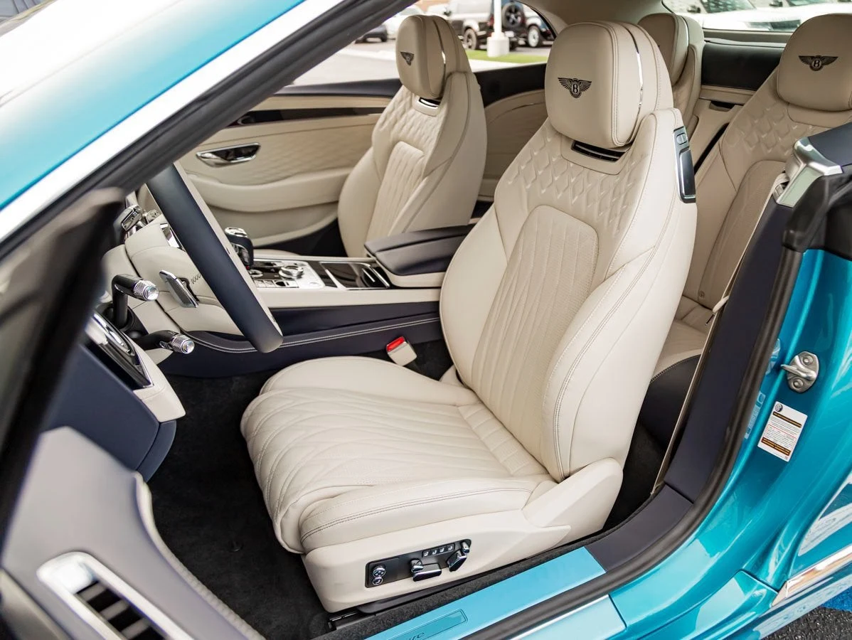 2026 Bentley Continental GTC Azure (4th Generation), 17/20