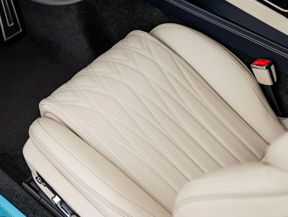 2026 Bentley Continental GTC Azure (4th Generation), 18/20