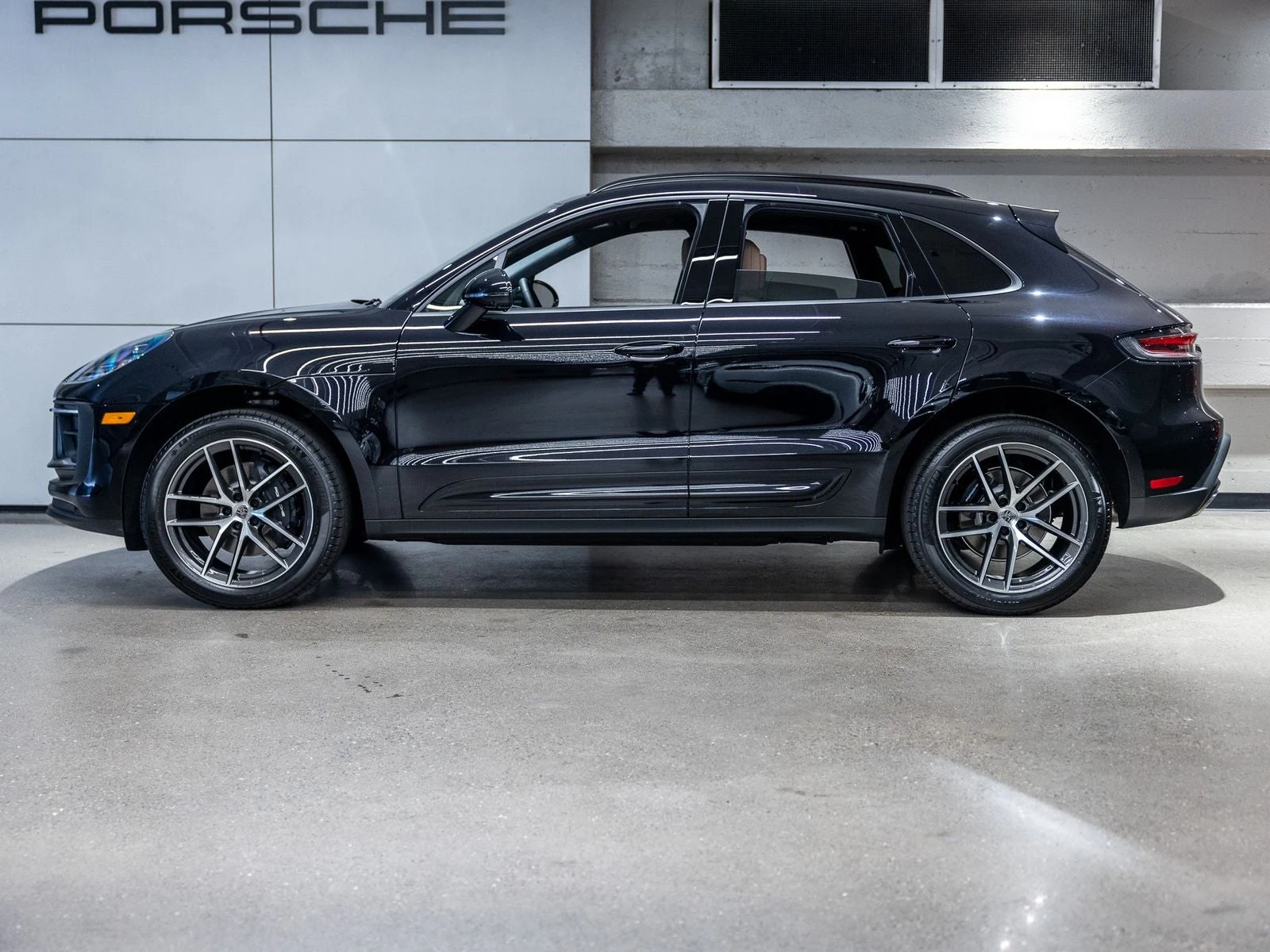 2026 Porsche Macan (95B), 2/20