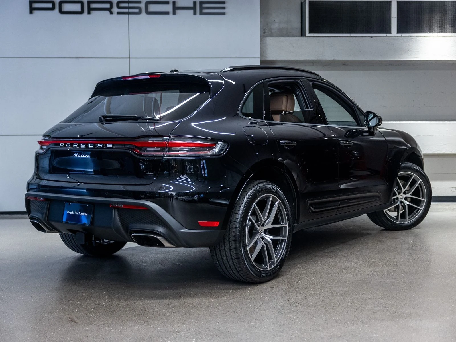 2026 Porsche Macan (95B), 8/20