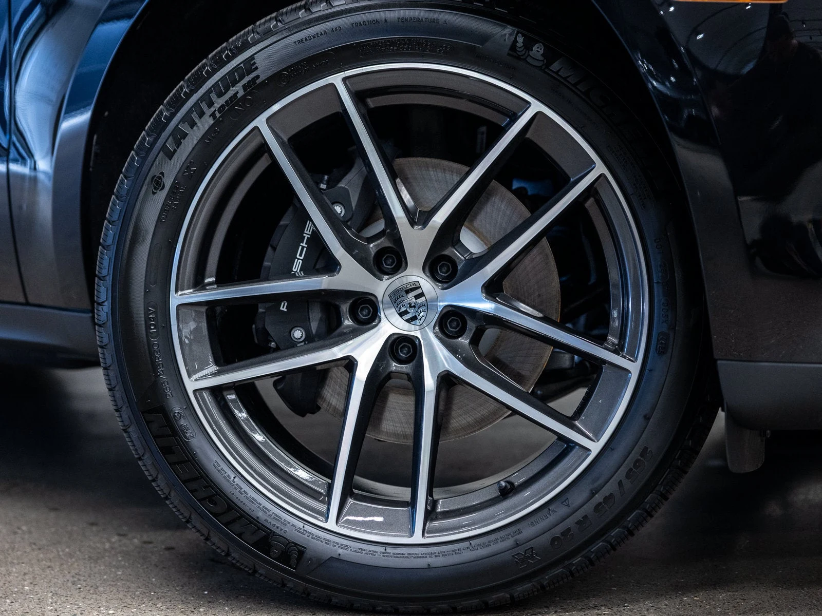 2026 Porsche Macan (95B), 19/20