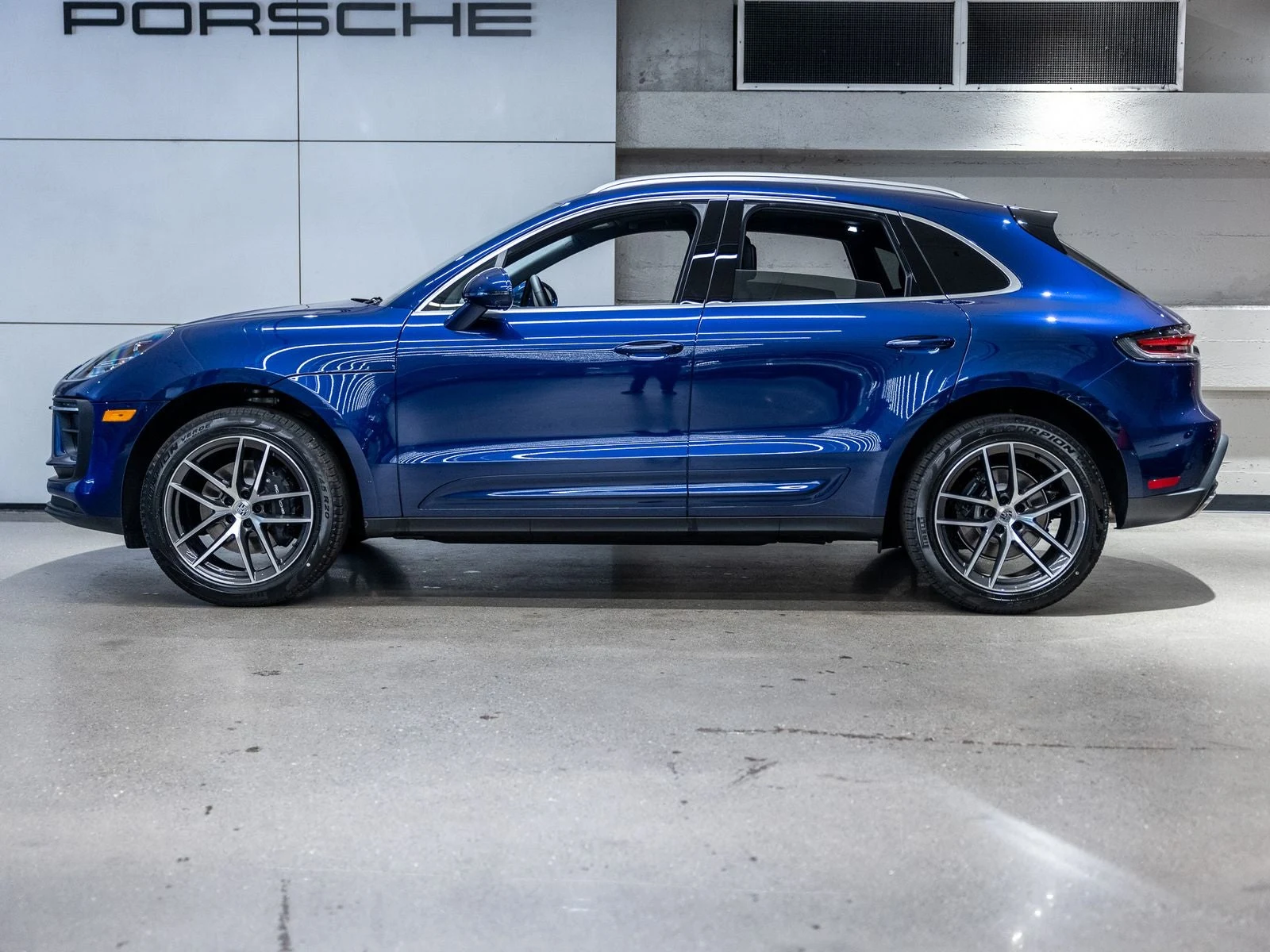 2026 Porsche Macan (95B), 2/20