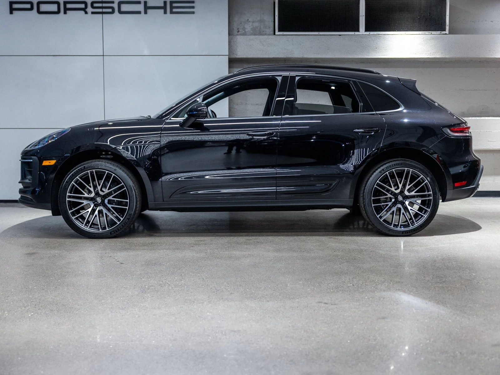 2026 Porsche Macan (95B), 2/20