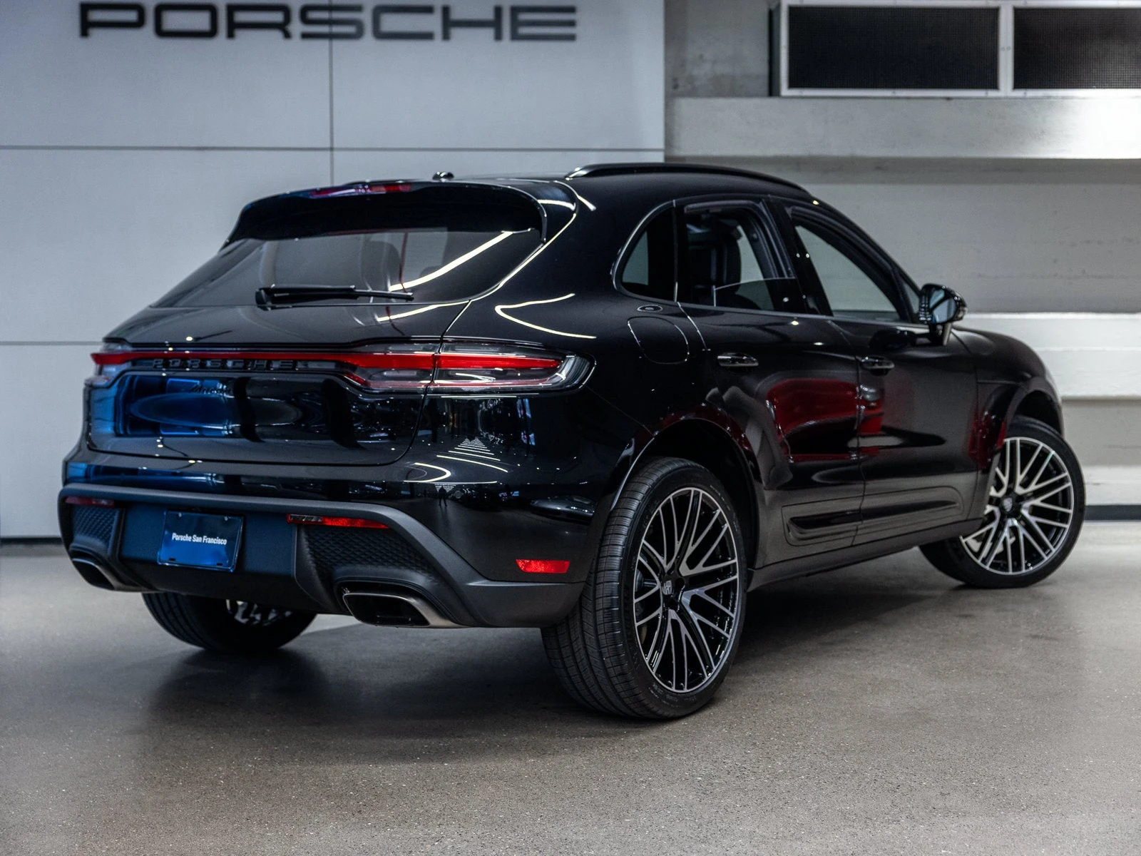 2026 Porsche Macan (95B), 8/20
